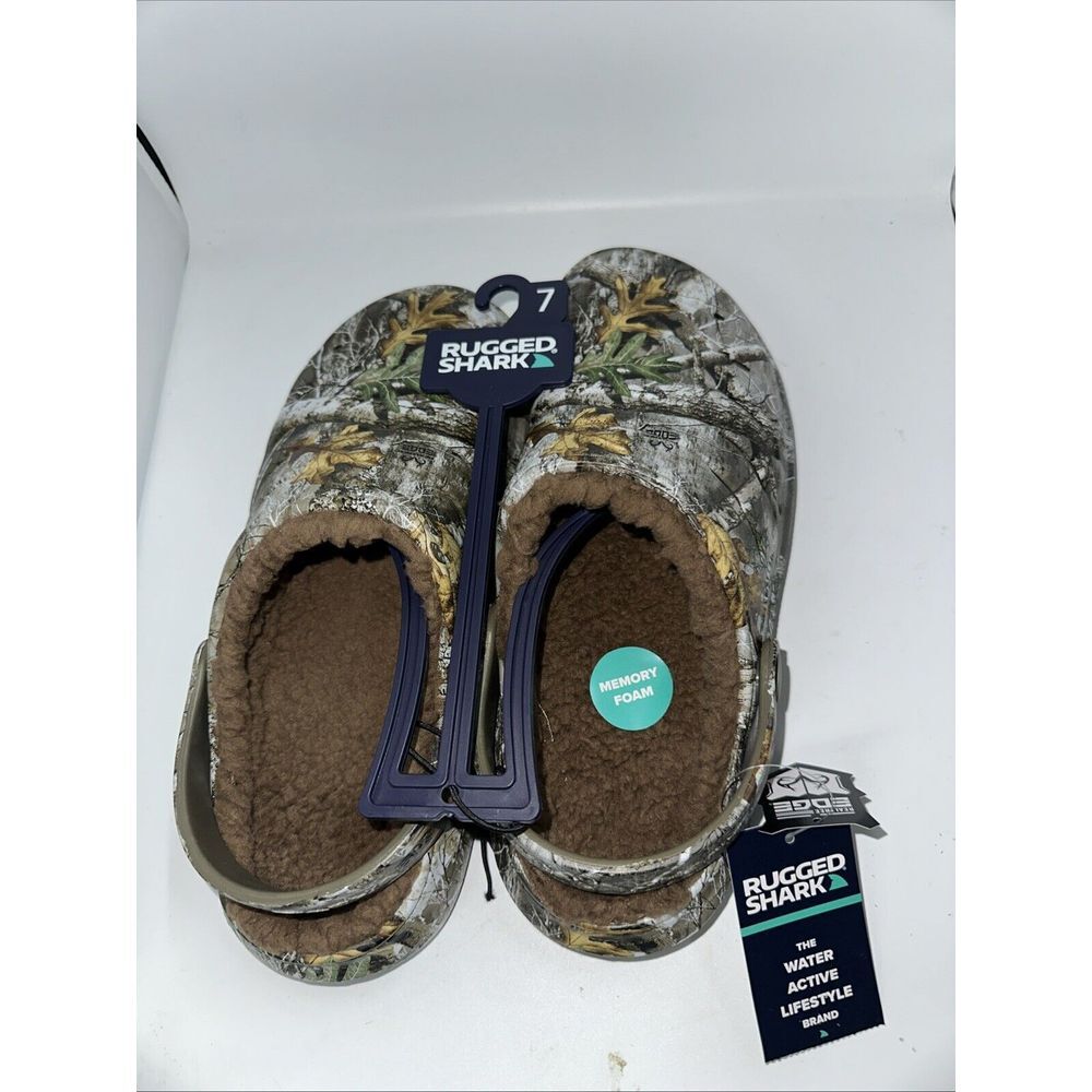 NWT Rugged‎ Shark RealTree Camoflauge Camo Lined Clogs Size 7 Memory Foam (32)